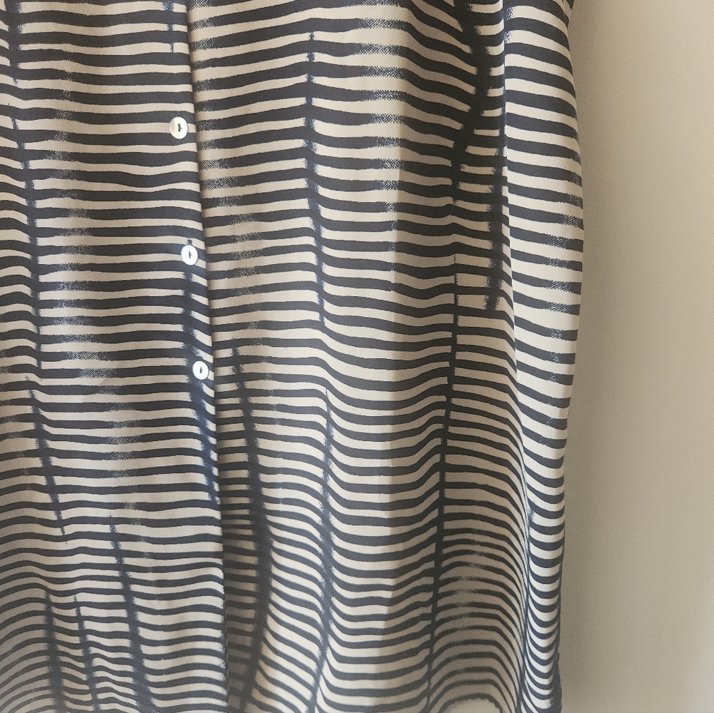 Le Caviar Striped Button Front Sleeveless Blouse XL Navy Ivory Top - Picture 6 of 8